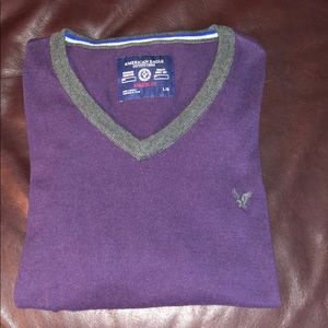AMERICAN EAGLE 🦅 OUTFITTERS V-NECK SWEATER